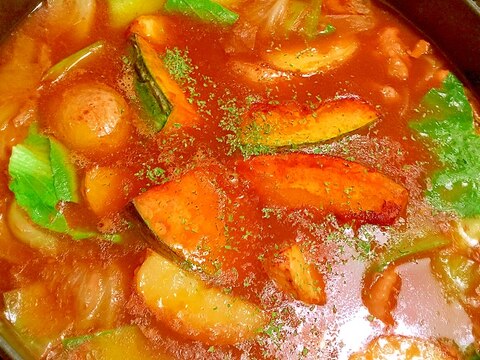 素揚げ野菜と鶏手羽トロ肉の緑野菜カレー鍋